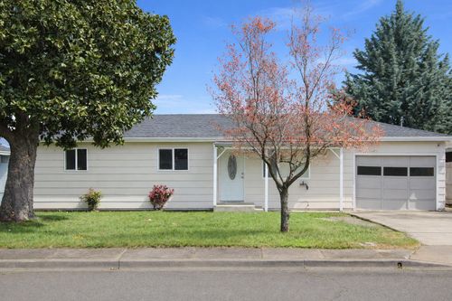 2816 Duell Ave, Medford, OR, 97501-1243 | Card Image