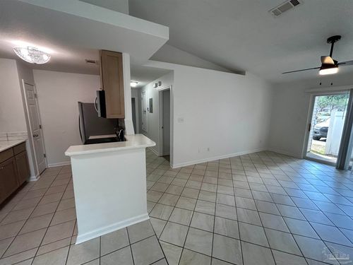 apt-a-8370 Country Walk Dr, Pensacola, FL, 32514-4038 | Card Image