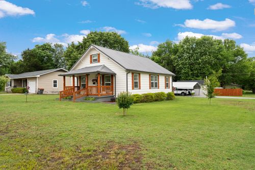 902 S Grand St, Grove, OK, 74344-2836 | Card Image