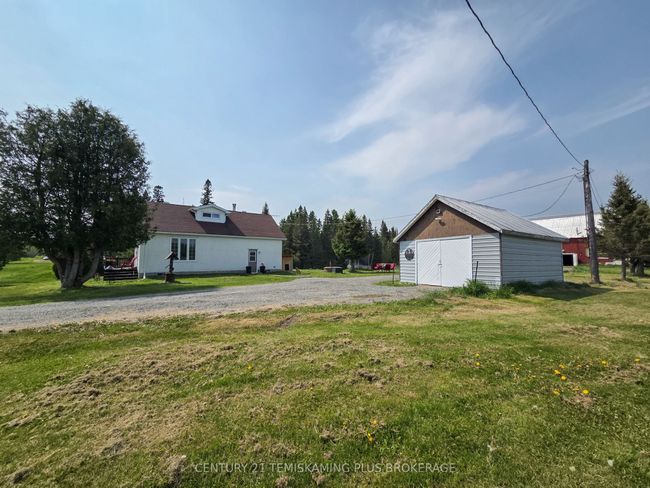 386181 Boundry Rd, House other with 3 bedrooms, 1 bathrooms and 10 parking in Englehart ON | Image 4