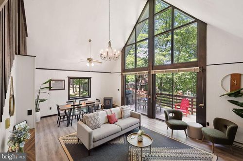 160 Ridge Loop, Luray, VA, 22835-2541 | Card Image