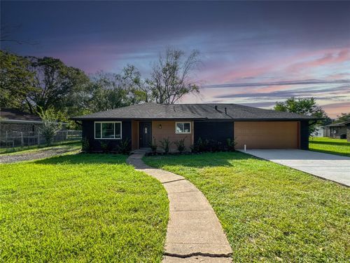 3811 Anna Ct, Santa Fe, TX, 77517-4407 | Card Image