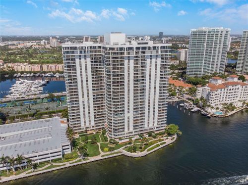 apt-8b-19707 Turnberry Way, Aventura, FL, 33180-4834 | Card Image