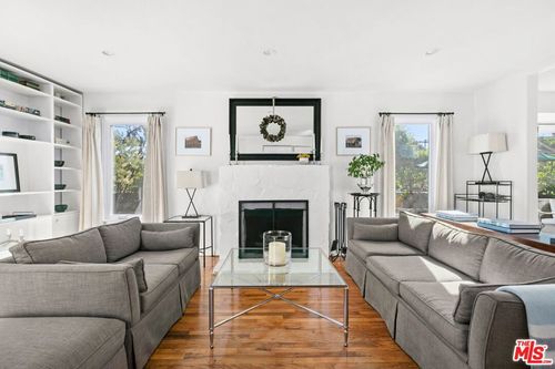 2430 30th St, Santa Monica, CA, 90405-2018 | Card Image