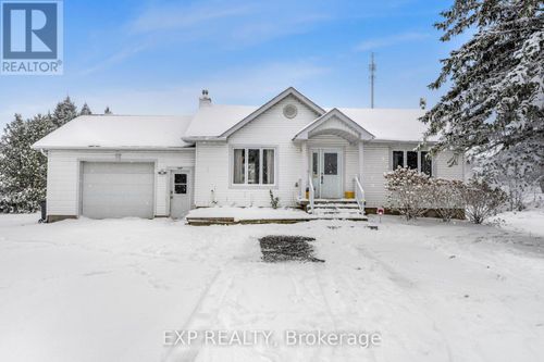 2690 Pattee Rd S, Prescott Russell, ON, K6A2R2 | Card Image