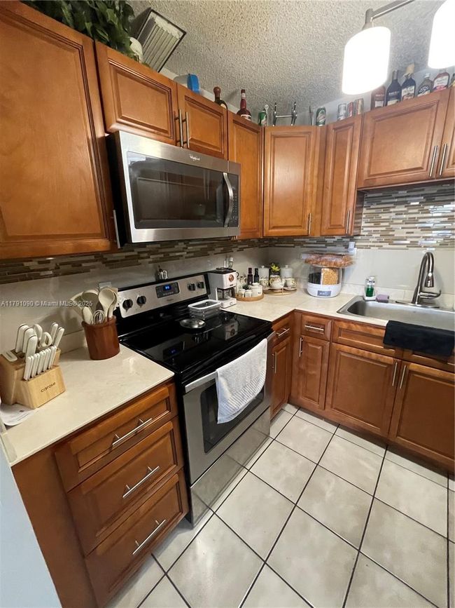 APT-211 - 9520 Sw 8 Th St, Condo with 2 bedrooms, 2 bathrooms and null parking in Miami FL | Image 14