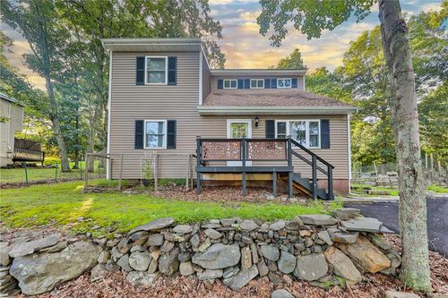 2114 Lakeview Rd, Bushkill, PA, 18324-8164 | Card Image