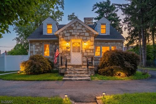 136 Glendale Dr, Ewing, NJ, 08618-2649 | Card Image