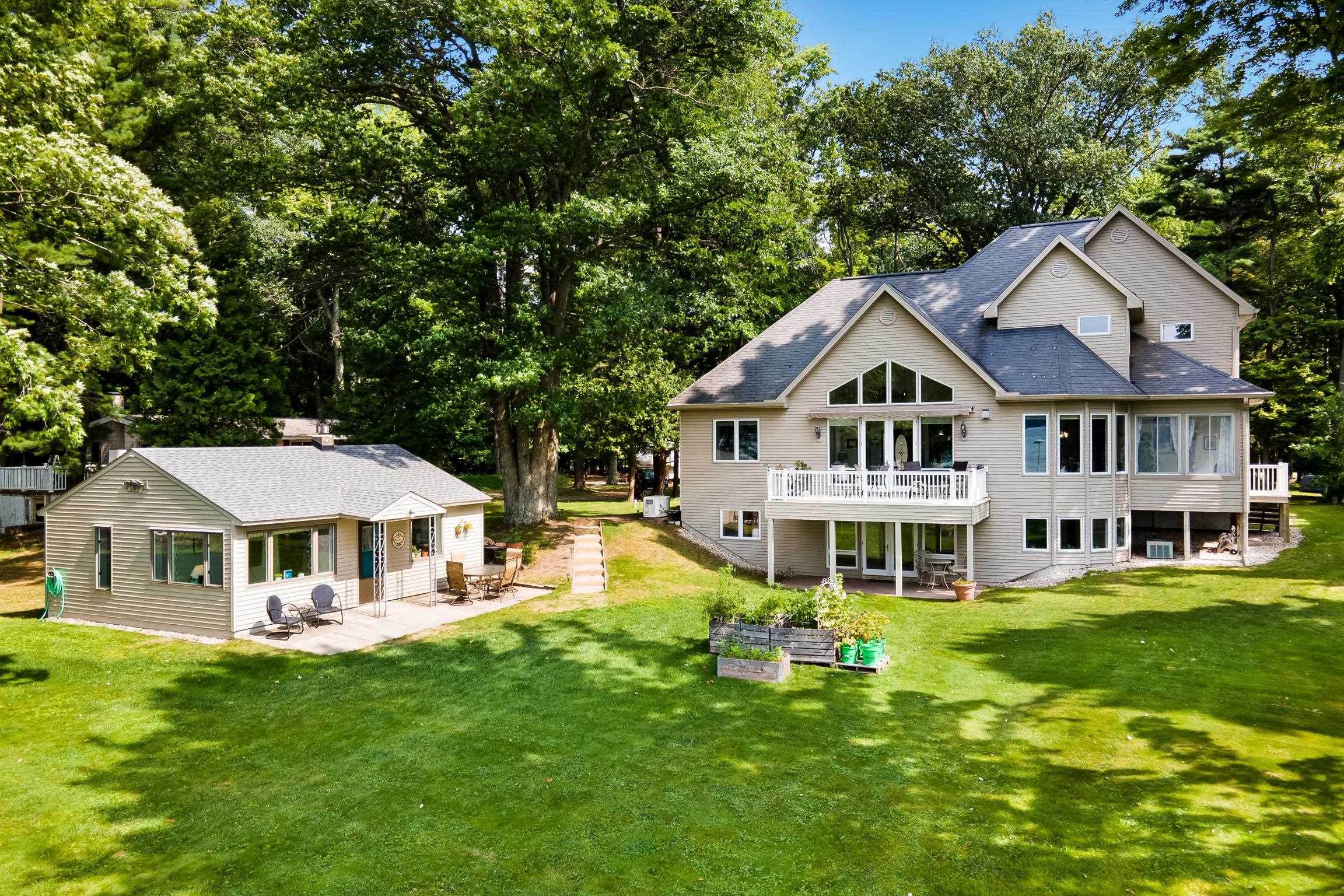 Deadstream Rd, Honor, MI 49640