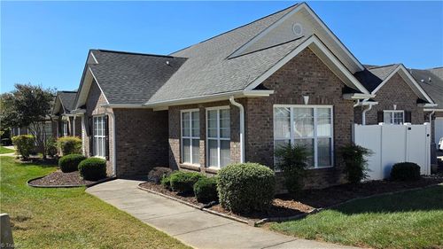 2427 Cross Vine Ln, Winston-Salem, NC, 27103-5541 | Card Image