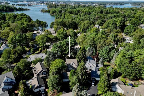 57 Old Bay Rd, New Castle, NH, 03854-9704 | Card Image