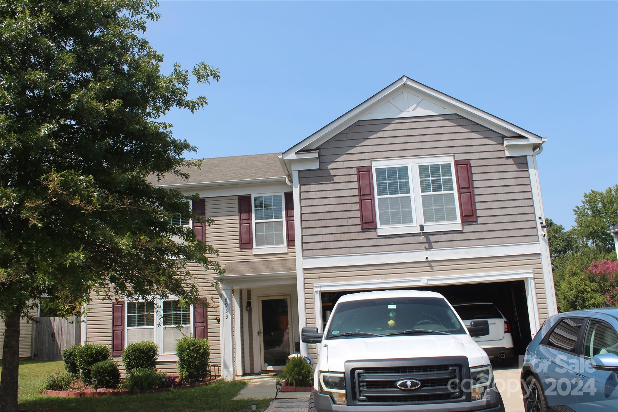 Seney Dr, Charlotte, NC 28214