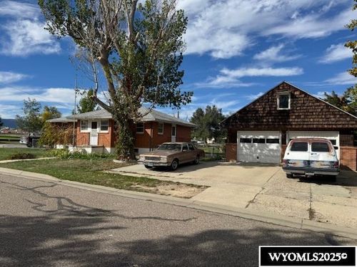 112 Holmes St, Evansville, WY, 82636-8590 | Card Image