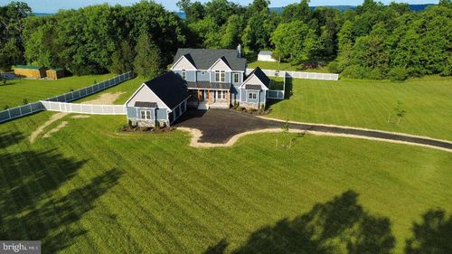 11 Maple Hill Ln, HARPERS FERRY, WV, 25425-5896 | Card Image