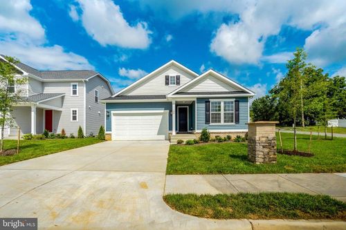 100 Midsummer Ln, MIDDLETOWN, VA, 22645-9611 | Card Image