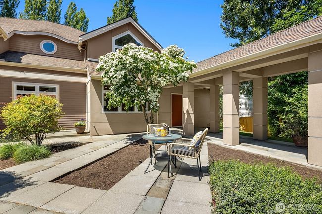 Private Courtyard Experience | Image 5