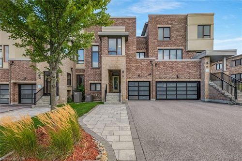 21 Helliwell Cres, Richmond Hill, ON, L4E1C8 | Card Image