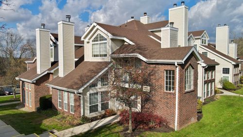 130-130 Carriage Crossing Ln, Middletown, CT, 06457-5832 | Card Image