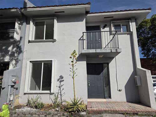 3940-3940 Nw 76th Ter, Hollywood, FL, 33024-8400 | Card Image