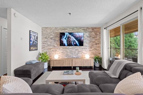 302-715 Royal Ave, New Westminster, BC, V3M5X4 | Card Image