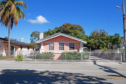 1237 Sw 12th Ave, Miami, FL, 33129-1830 | Card Image