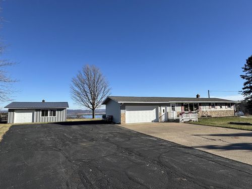 32158 County 1 Road, Dresbach, MN, 55947 | Card Image