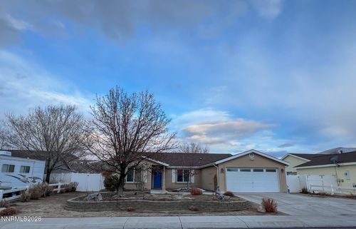 1371 White Bluffs Cir, Fernley, NV, 89408-9271 | Card Image