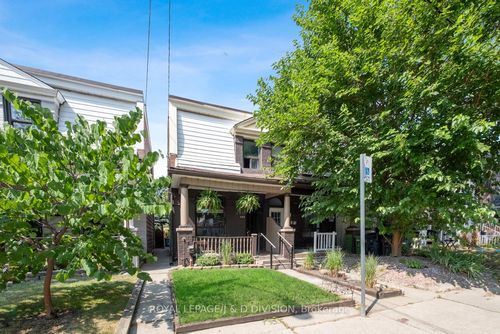 136 Lindsey Ave, Toronto, ON, M6H1E6 | Card Image