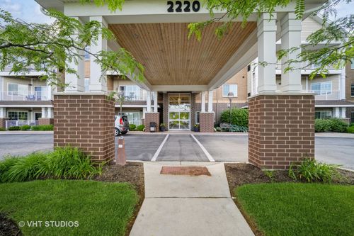 apt-227-2220 Founders Dr, Northbrook, IL, 60062-5476 | Card Image