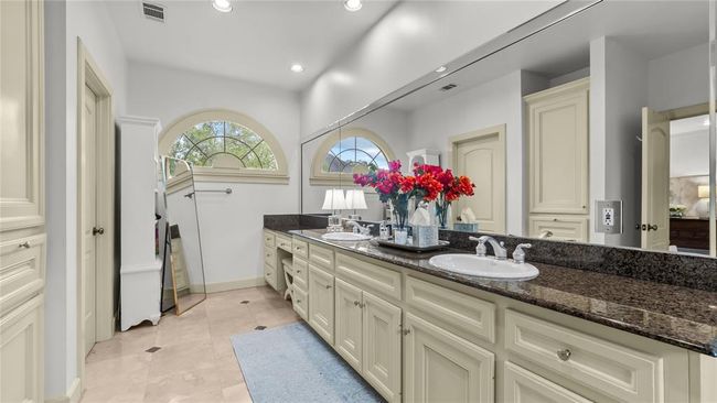 5558 Aspen St, House other with 5 bedrooms, 7 bathrooms and 3 parking in Bellaire TX | Image 20