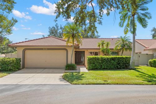 486 Genoa Cir Ne, ST PETERSBURG, FL, 33703-3118 | Card Image