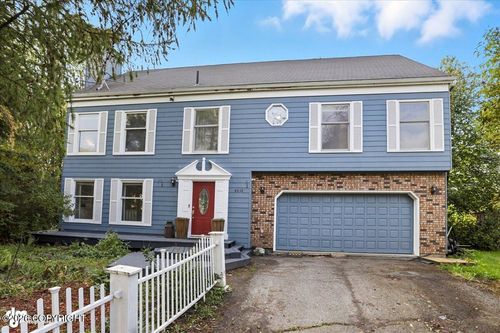 8830 Banjo Cir, Anchorage, AK, 99502-5571 | Card Image