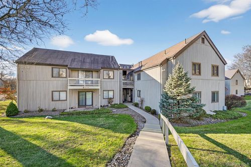 59 Sycamore Dr, Middletown, NY, 10940-5457 | Card Image