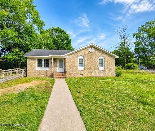 3649 S Walnut St, Farmville, NC, 27828-1771 | Card Image