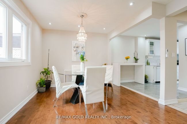 9 Havendale Crt, House attached with 4 bedrooms, 2 bathrooms and 5 parking in Brampton ON | Image 11