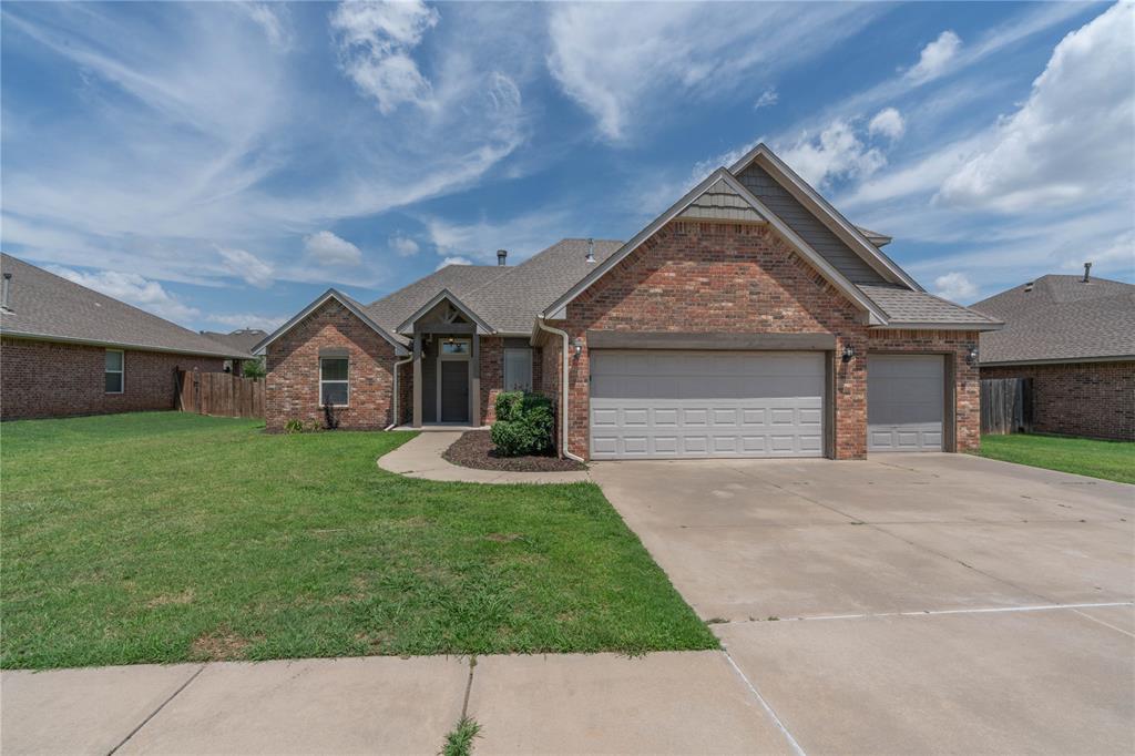 102nd St, Yukon, OK 73099