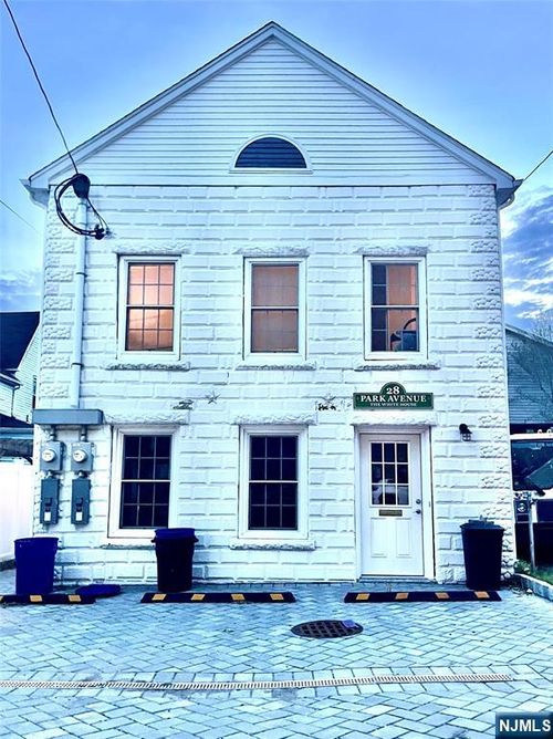 28 Park Ave, Dumont, NJ, 07628-3035 | Card Image