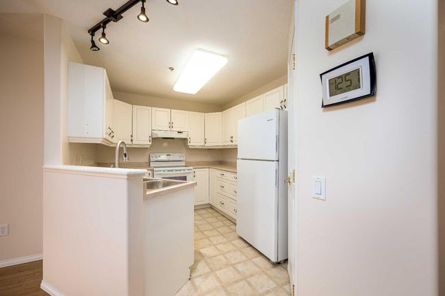 2131 - 1818 Simcoe Boulevard Sw, Condo with 2 bedrooms, 2 bathrooms and 1 parking in Calgary AB | Image 6