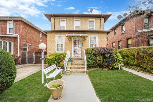 18832 114th Dr, Saint Albans, NY, 11412-2611 | Card Image