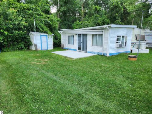 831 S Main St, Au Gres, MI, 48703-9657 | Card Image