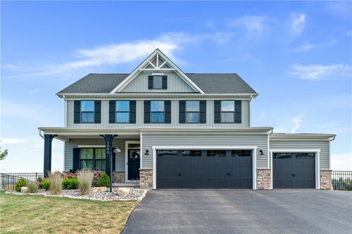 1043 Wedgewood Dr, Jeannette, PA, 15644-4732 | Card Image