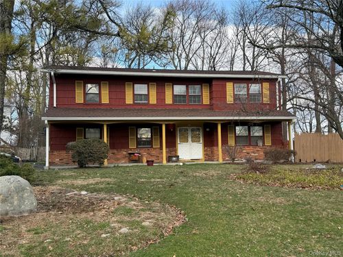 15 Bonnie Ct, Spring Valley, NY, 10977-2220 | Card Image