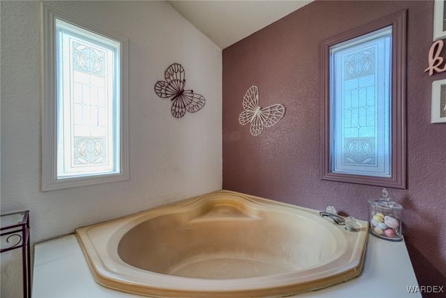 Master Bathroom | Image 36