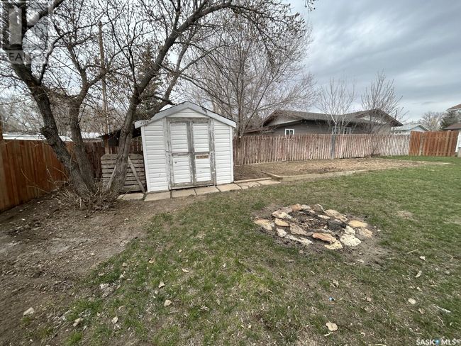 142 3rd St W, House other with 5 bedrooms, 2 bathrooms and null parking in Coronach SK | Image 32