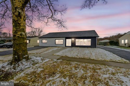 48 Chippendale Cir, NEWARK, DE, 19713-3801 | Card Image