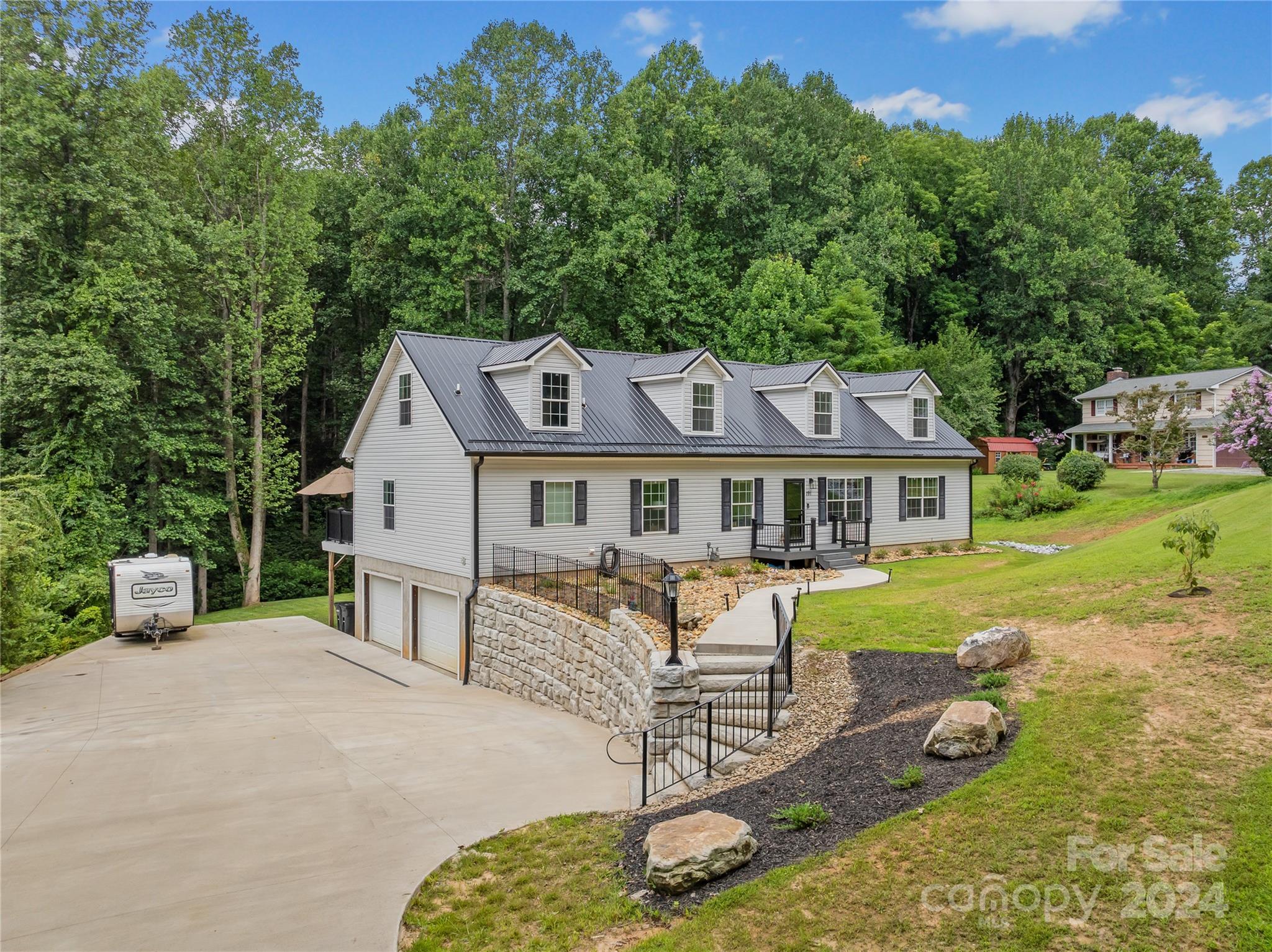 Glazener Rd, Brevard, NC 28712