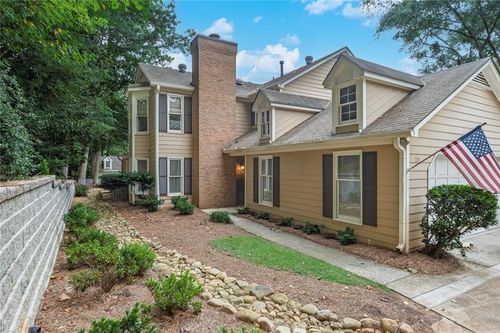 110 Great Oaks Ln, Roswell, GA, 30075-2953 | Card Image