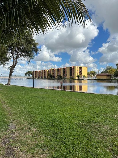 402-10-4717 Nw 7th St, Miami, FL, 33126 | Card Image