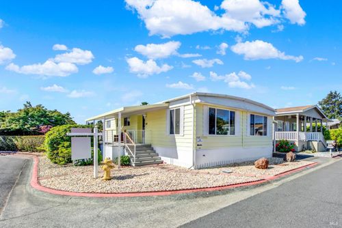 132 Cabana Dr, Napa, CA, 94558-1681 | Card Image