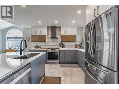 323 Riesling Pl, Oliver, BC, V0H1T4 | Card Image